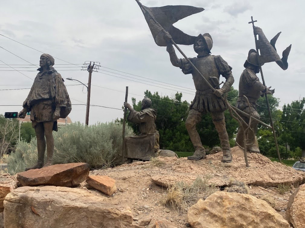Southeast view of La Jornada where the statue of Don Juan de Oñate stood in front of the Albuquerque Museum in Albuquerque, New Mexico. Photo credit: G.C. Correa. 