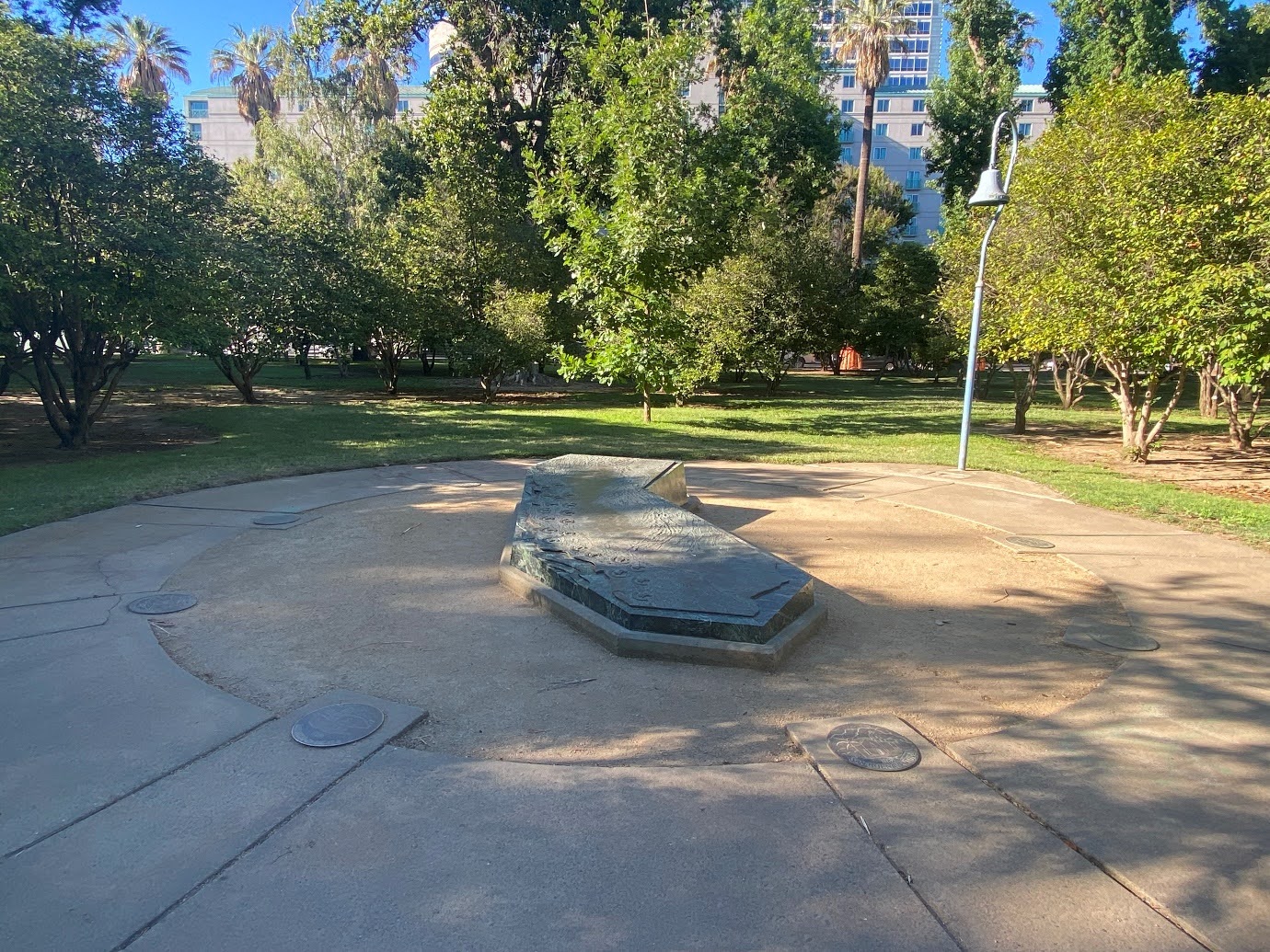 South view of the pedestal without the statue of San Junípero Serra that stood in Sacramento, California. Photo credit: G.C. Correa.